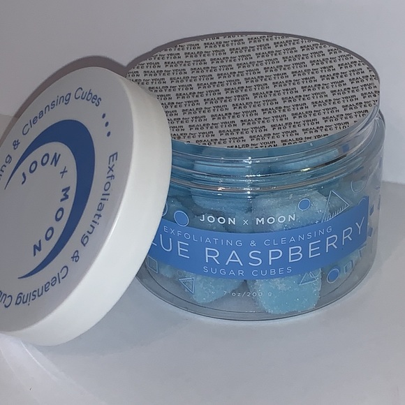 June X Moon Blue Raspberry Exfoliating Cubes - Picture 5 of 6